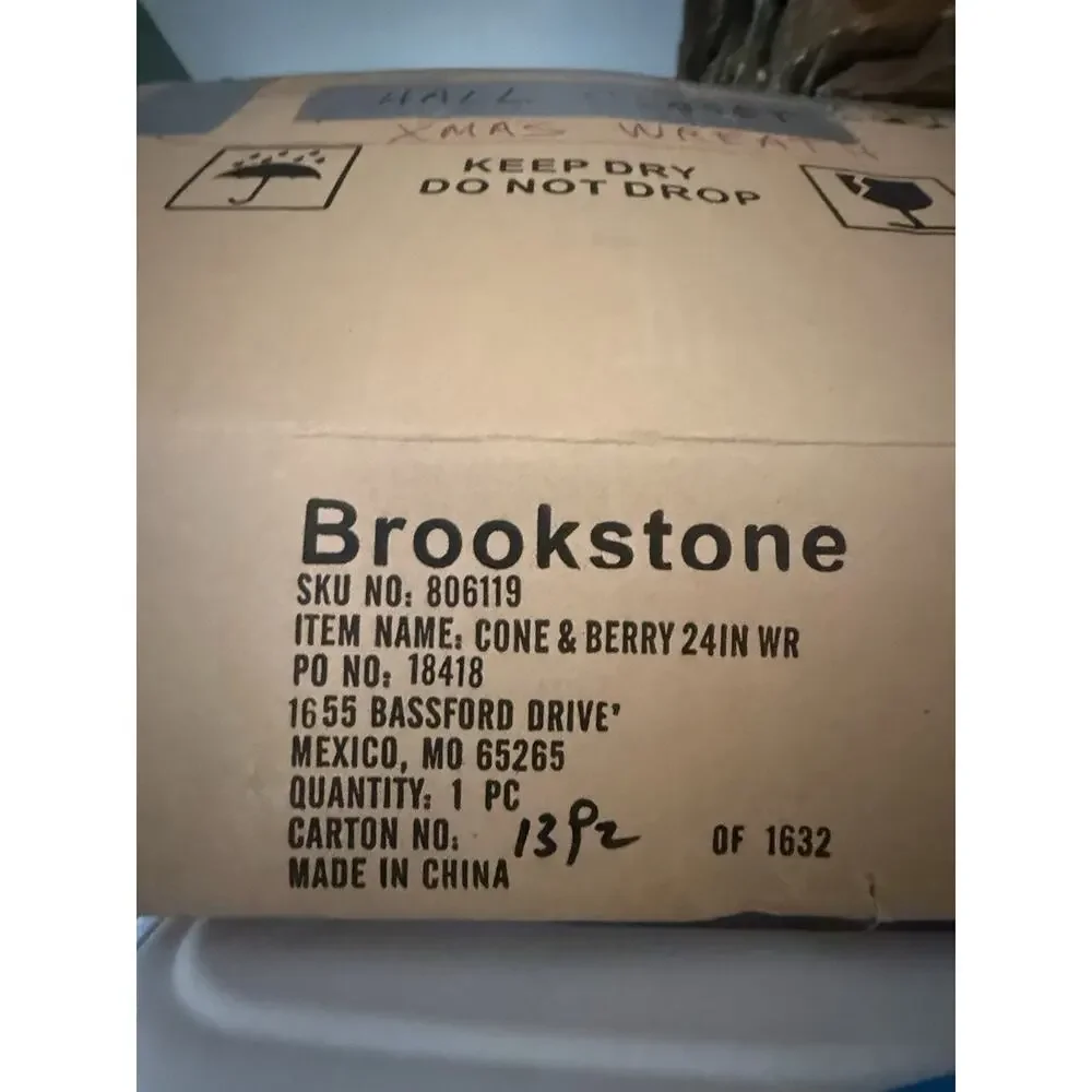 Brookstone Pinecone & BERRY 24” Christmas Wreath In Original Box Not Pre lit